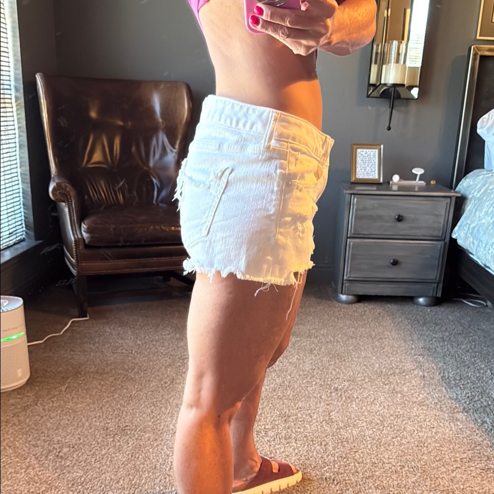Women's Express White Distressed Shorts Sz 8 - Picture 2 of 7